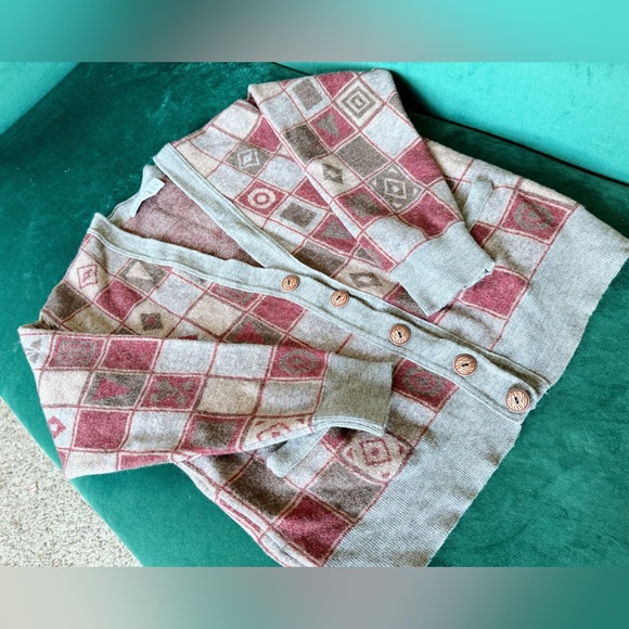 Authentic Givenchhy Sweater Coat - Picture 9 of 16